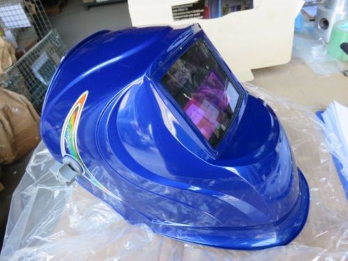 NEW AUTOMATIC DARKENING WELDING HELMET MASK II AUTOMATICALLY NIB