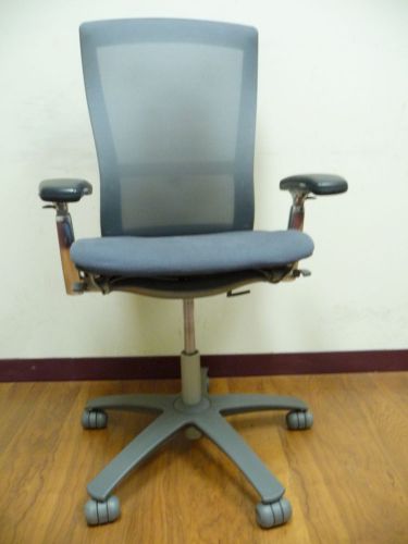 Knoll &#034;life&#034; office chair -blue seat &amp;light blue mesh back  #10641 for sale