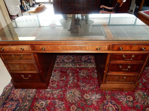Sligh furniture mahogany leather top executive office desk 72&#034; for sale