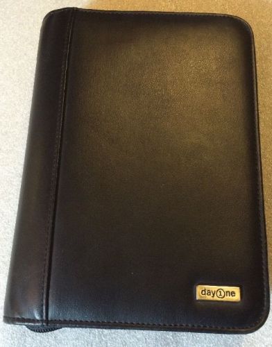Black Compact Pocket Faux Leather Franklin Covey Zip Planner Binder 1.25&#034; Rings