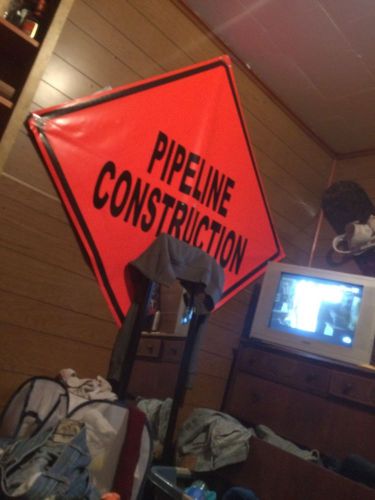 Pipeline construction sign