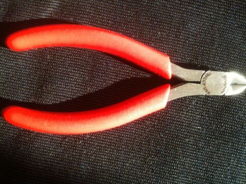 Snap-on 184CCP Cutters, Diagonal, Red Vinyl Grips, 4 1/4&#034; Long,Bowed Made in USA