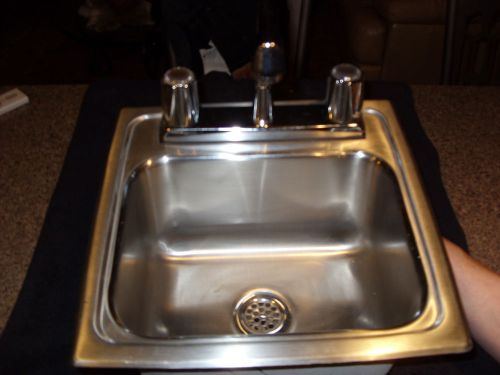 STAINLESS STEEL SINK AND DELTA FAUCET - GREAT FOR RESTAURANT