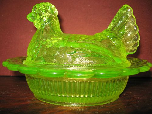 Vaseline glass hen chicken on nest basket dish rooster candy butter uranium art
