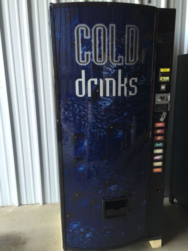 Dixie Narco 440  / Single Price / 8 select local pick up only soda drink vending
