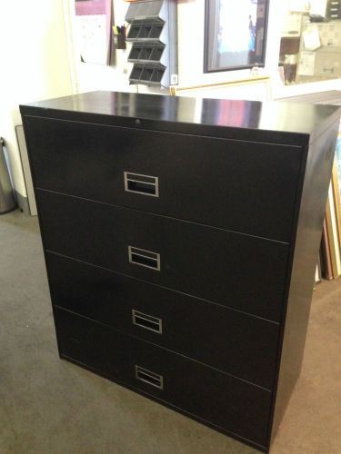 4 DRAWER LATERAL SIZE FILE CABINET 42&#034;W *PICK-UP ONLY*