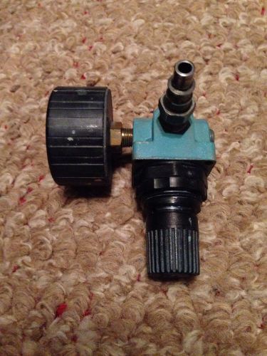 Wilkerson regulator r00-01-000 6z952 r0001000 with 160 psi guage air attachment for sale