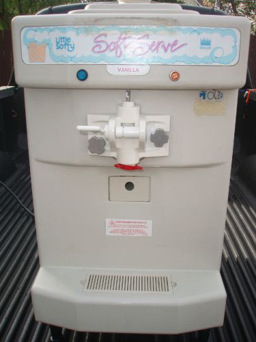 2005 taylor 142 little softy soft serve ice cream machine 115 volts counter top for sale