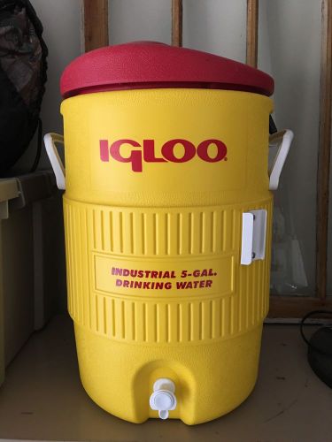 Igloo 451 5 gallon heavy duty water cooler for sale