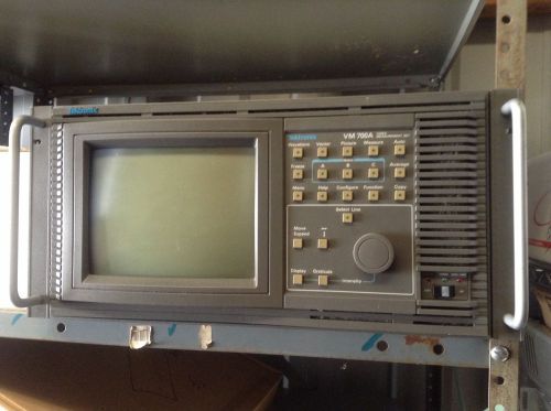 TEKTRONIX VM 700A VIDEO MEASUREMENT