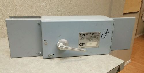 GE QMR363 3 POLE 100 AMP 600 VOLT FUSED SWITCH WITH BLANKS AND HARDWARE USED