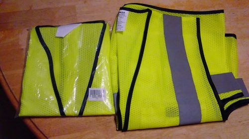 3M Reflective Clothing, Day and Night Safety Vest Lot of 2