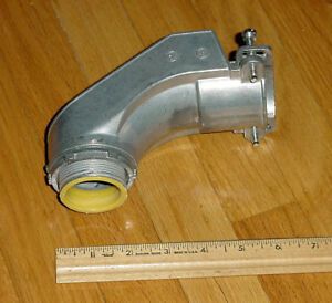 New Morris 1 1/2&#034; 90 deg. Squeeze Box Connector w/ Insulated Throat Part# 15147
