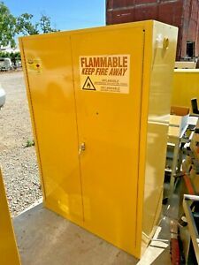 45 GALLON FLAMMABLE STORAGE SAFETY CABINET, Self Closing Doors
