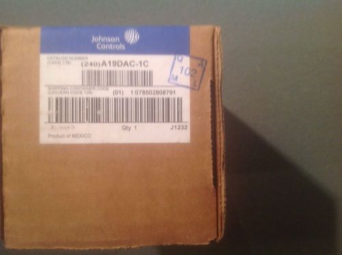 BRAND NEW Johnson Controls A19DAC-1C Surface mounted temperature control