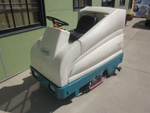 Tennant 7200 36&#034; cylindrical riding scrubber for sale