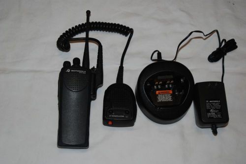 Motorola pr1500 uhf in very nice condition good for ham band for sale