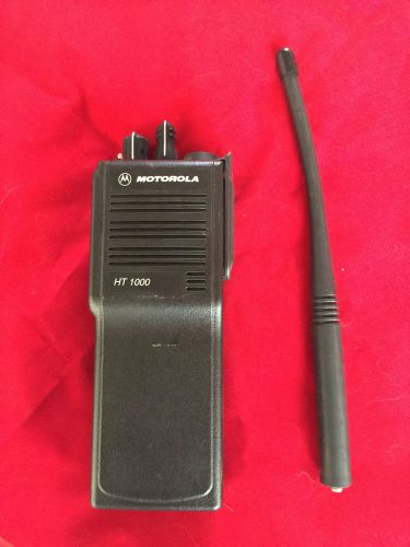Motorola HT1000 VHF Radio 16 ch 4 watt 136-174 H01KDC9AA3DN NARROW BAND w/antenn