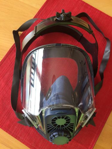 Sperian 764100 Respiratory Mask Never Used . Medium .