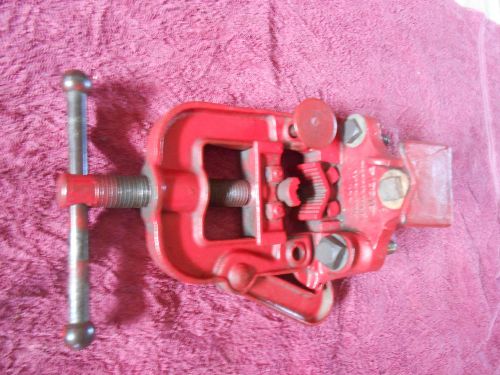 NICE VINTAGE &#034;RIDGID B-Y-2 1/2&#034; PIPE VISE ~ &#034;THE RIDGE TOOL CO.&#034; ~ BENCH MOUNT