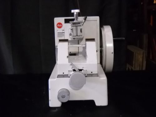 Leitz 1512 Manual Microtome (Missing Blade and Blade Holder)