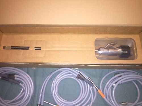 Intuitive Surgical 311465-05 30 Degree Sholly Stereo Endoscope and light cables