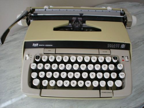 VINTAGE SMITH CORONA Galaxie 12 Manual Typewriter Heavy Duty Carrying Case EUC