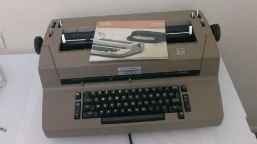 Vintage IBM Selectric II Correcting electric Typewriter - read needs serviced