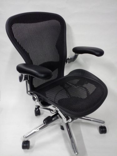 HERMAN MILLER EXECUTIVE FULLY-ADJUSTABLE SIZE B LUMBAR SUPPORT AERON CHAIR