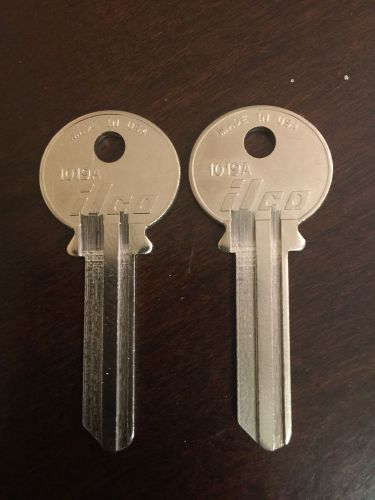 Pair of ilco 1019a key blanks  reading 6 pin curtis re2 free shipping for sale