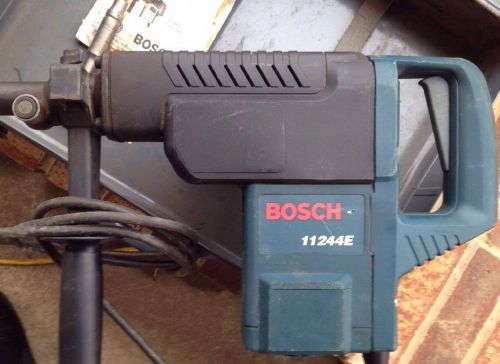 Bosch 11244E 1-1/2-Inch Spline Rotary Hammer With 5/8&#034;X6&#034; Bit---Used A Littlle