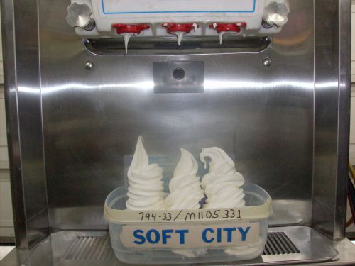 Taylor ice cream yogurt machine 794-33 water cooled 3 phase 2011 recondition . for sale
