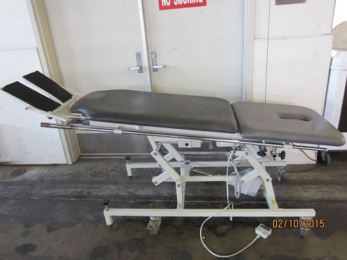 AKRON TRACTION PHYSICAAL THERAPY POWERD TABLE, chiropractic table