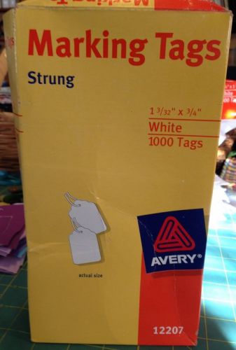 1000 Avery Marking Tags on String-Strung- 1 3/32&#034; x 3/4&#034;  White  Avery #12207