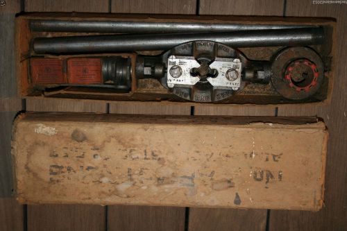 ANTIQUE 1943 No. 2 ARMSTRONG ADJUSTABLE STOCK AND DIES 1/2&#034; TO 1&#034; PIPE THREADER