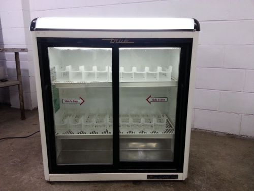 True two sliding door soda pop drink w/ shelves gdm-09 counter top lighted coole for sale