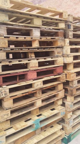 Used Wood Pallets (Block Style)  Approximate 48*40 -Local Pick up Only