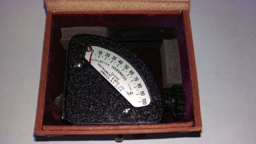 SHORE D HARDNESS METER IN LEATHER CASE - PLASTICS AND THERMOSET HARDNESS