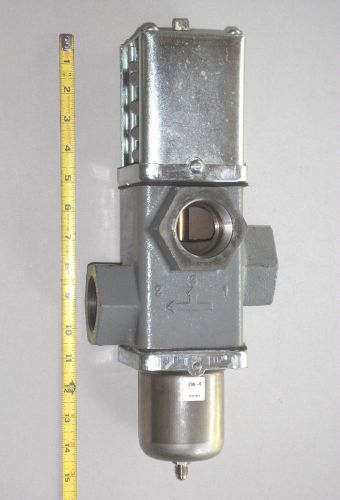 Johnson controls v248gf1-001 water regulating 3 way valve 1-1/2&#034; npt 35lz01 for sale