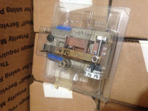 8 N O S Johnson Controls T-4002-201 Direct Acting Thermostat,