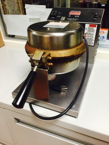 GOLD METAL Electronic Control and Non-Stick Coating Waffle Baker 5020ET