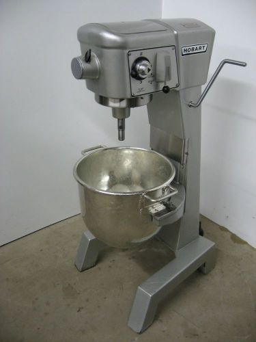 Hobart 30 qt mixer, d-300, 115 volts, great shape!! great price!!  warranty !! for sale