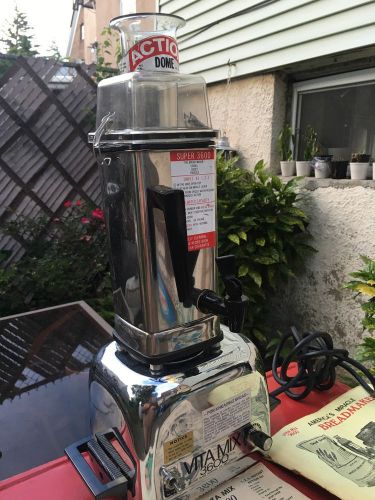 Vitamix SUPER 3600 Stainless Steel Commercial Blender Table top WORKS PERFECT