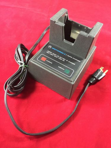 Motorola 2-way radio battery charger # nln4569b for mt500 handheld vg condition for sale