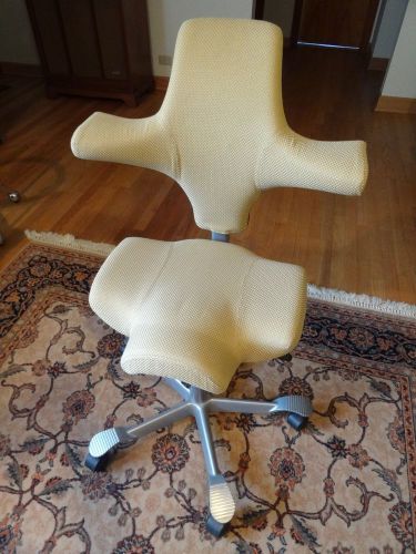 HAG CAPISCO FULLY UPH SADDLE TAN CHAIR