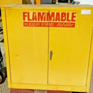 Flammable Safety Storage Cabinet, Self Close Double Door, 30 Gallon, Dim43x18x44