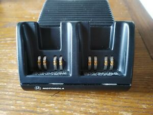 Motorola Visar AA16742 Dual Slot Charger.