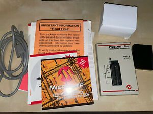 Microchip PICStart Plus Development Kit Programmer 10-00157 Complete