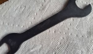Very Good Milwaukee Power Tool 11/16 &amp; 9/16 Double Open End Wrench 49-96-4060