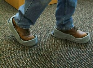 NIB Tidy Trax (Keeps Home Clean!) Hands Free Shoe Covers, Size J